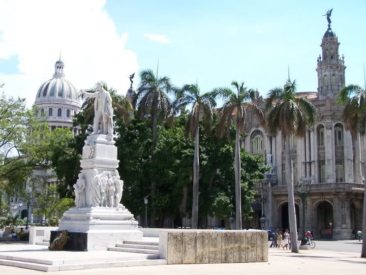 el che guevara mausoleo