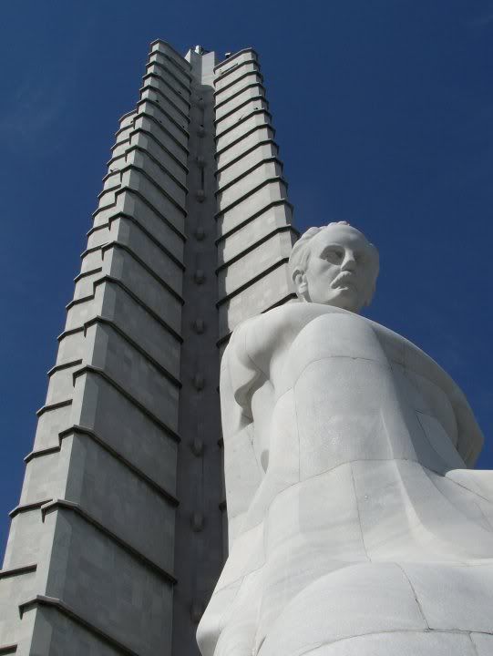 mausoleo del che guevara cuba